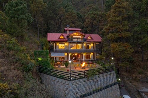 Floradale w/ Jacuzzi & Wood-Fire Pizza – 5 bedroom villa in Kasauli, Himachal Pradesh