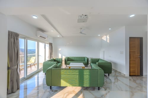 Midpoint UMA Suite | Pet-friendly 1-Room with Shared Outdoor Pool, Living Area & Entertainment Lounge | Lift Access – 1 bedroom villa in South Goa, Goa