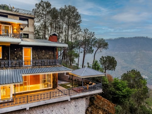 Bask and Blessings Meadows | 3- BHK Pet-Friendly Villa With Shared Jacuzzi, Spa, Garden And Gazebo – 3 bedroom villa in Kasauli, Himachal Pradesh