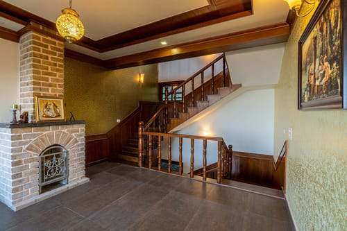 Floradale w/ Jacuzzi & Wood-Fire Pizza – 5 bedroom villa in Kasauli, Himachal Pradesh