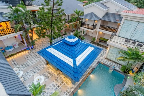 Emperor Ozran | 2-BHK Retreat With Balconies, Restaurant & Bar – 2 bedroom villa in North Goa, Goa