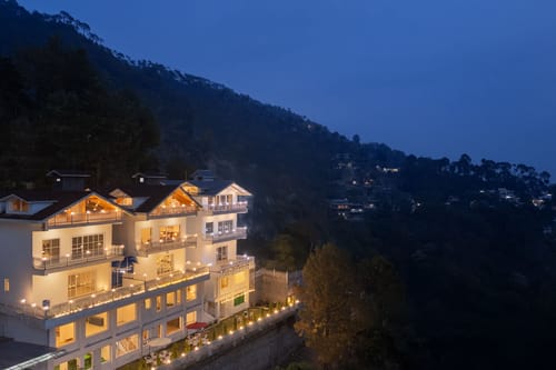 IRIS w/ Outdoor Pool – 5 bedroom villa in Kasauli, Himachal pradesh