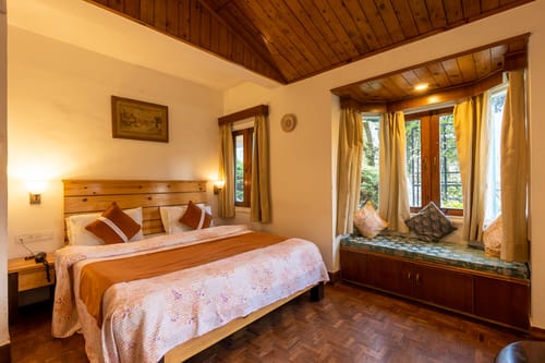The Hive Cottage | Serene 9-Rooms Hillside Resort With Suites, Restaurant, & Outdoor Seating | Ample Parking – 9 bedroom villa in Nainital, Uttarakhand