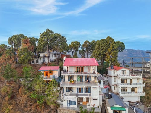Cloudcatcher | 4-BHK Pet-Friendly Villa With Outdoor Seating & Valley View – 4 bedroom villa in Kasauli, Himachal Pradesh