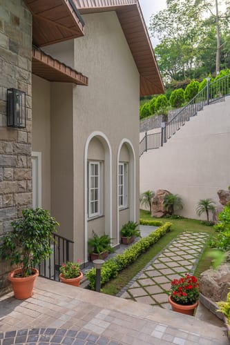 Amaya W/ Heated Outdoor Pool – 3 bedroom villa in Kasauli, Himachal Pradesh