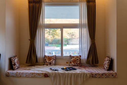 Mandovar Mountain Valley Retreat | 4 Room Pet-friendly Suite In a Private Estate with Shared Pool, Garden, Restaurant & Hill Views – 4 bedroom villa in Udaipur, Rajasthan