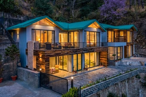 Thelma Cottage W/ Outdoor Jacuzzi
 – 3 bedroom villa in Kasauli, Himachal Pradesh
