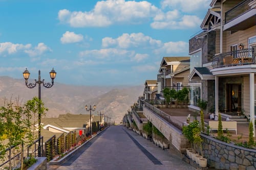 The Royce Daisy | Ultra-Luxe 4-BHK Villa With Private Pool, Jacuzzi, Steam Room & 360° Hill Views – 4 bedroom villa in Kasauli, Himachal Pradesh