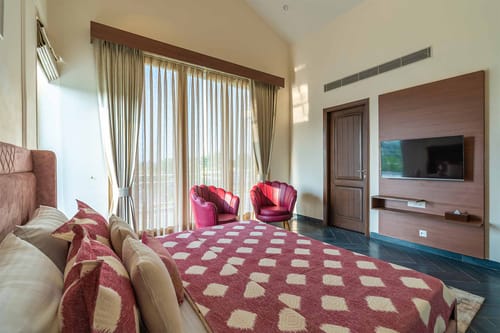 Serenity Farms w/ Pool – 5 bedroom villa in Delhi-ncr, Haryana