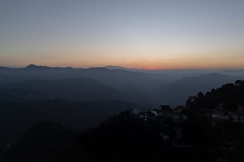 Chestnut Manor W/ Sky Jacuzzi & Steam Room
– 6 bedroom villa in Kasauli, Himachal Pradesh