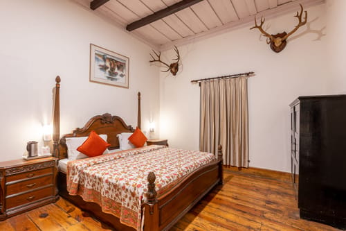 The Hive Cottage | Serene 9-Rooms Hillside Resort With Suites, Restaurant, & Outdoor Seating | Ample Parking – 9 bedroom villa in Nainital, Uttarakhand
