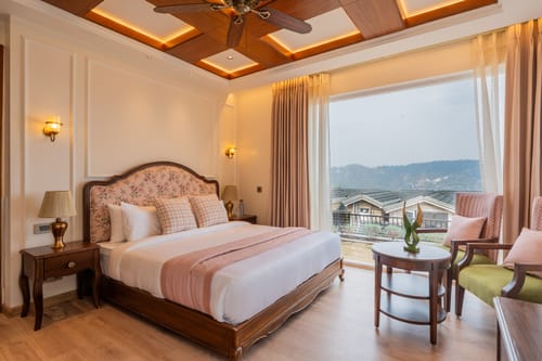 The Royce Orchid | Pet-friendly 4-BHK Hilltop Villa With Jacuzzi, Steam Room, Private Pool & 360° Hill Views – 4 bedroom villa in Kasauli, Himachal Pradesh