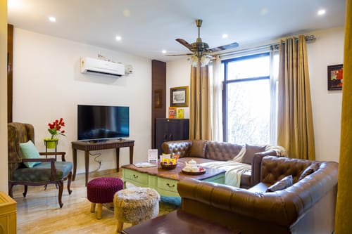 Kasauli Woods Cottage | Hillside 3-BHK Retreat With Outdoor Lounge, Balcony & Scenic Views – 3 bedroom villa in Kasauli, Himachal Pradesh