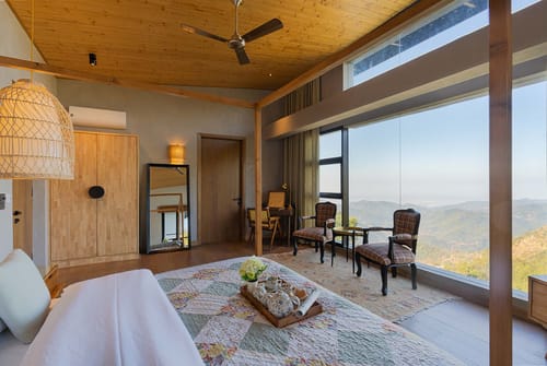 Nivriti W/ Heated Outdoor Pool – 4 bedroom villa in Kasauli, Himachal Pradesh