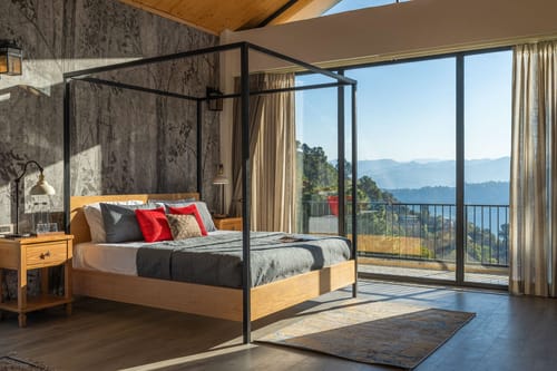 Thelma & Louise  W/ Outdoor Jacuzzi – 6 bedroom villa in Kasauli, Himachal Pradesh