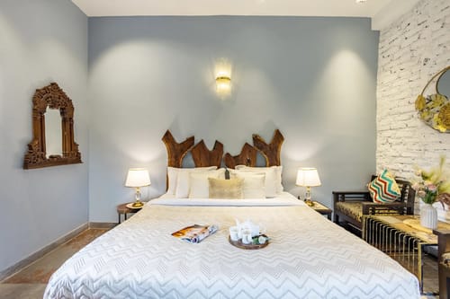 Zephyr Stoneva | Peaceful Mountain Retreat With Pool, Gym & Dining – 1 bedroom villa in Mussoorie, Uttarakhand