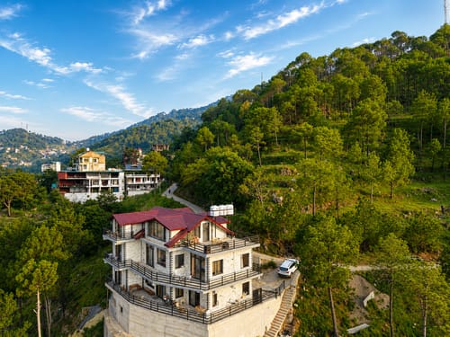 Kosh Villa Pinevale | 2- BHK Villa With Pool Table, Terrace Lounge & 360 Panoramic Mountain Views – 2 bedroom villa in Kasauli, Himachal Pradesh