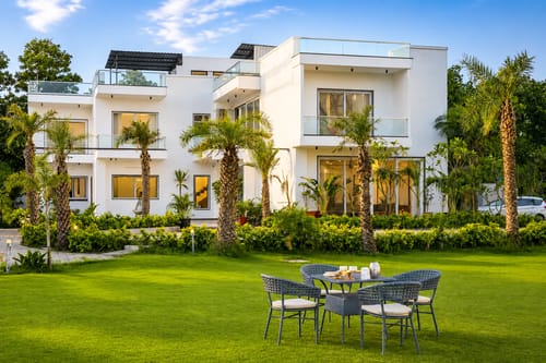 AdhiVa Retreat | 5-BHK Farmhouse with Private Pool, Bar & Lush Garden – 5 bedroom villa in Delhi-ncr, Haryana