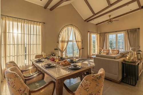 ILIKA W Heated Infinity Pool and Jacuzzi – 8 bedroom villa in Kasauli, Himachal Pradesh