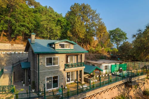 Cherry @ Villa Montierra W/Private Pool – 3 bedroom villa in Kasauli, Himachal Pradesh