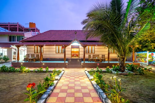 APR | 1 Pet-friendly suite Scenic view with Shared swimming pool, outdoor play area and Fire pit  – 1 bedroom villa in Bengaluru, Karnataka