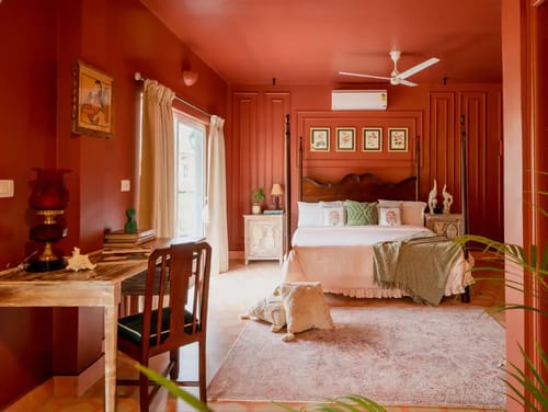 BluDoor | Exquisite Pet-friendly 5-BHK Villa With Private Pool, Lift & Entertainment Lounge Near Vagator Beach – 5 bedroom villa in North Goa, Goa