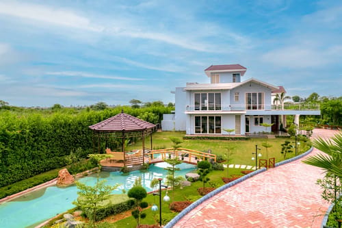 Serenity Farms w/ Pool – 5 bedroom villa in Delhi-ncr, Haryana