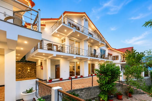 Amara Dusk | 4-BHK | Hill Views | Pet friendly | Proximity to Kainchi Dham  – 4 bedroom villa in Nainital, Uttarakhand