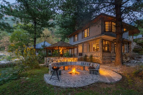 Breezy Banks – 6 bedroom villa in Tirthan Valley, Himachal Pradesh