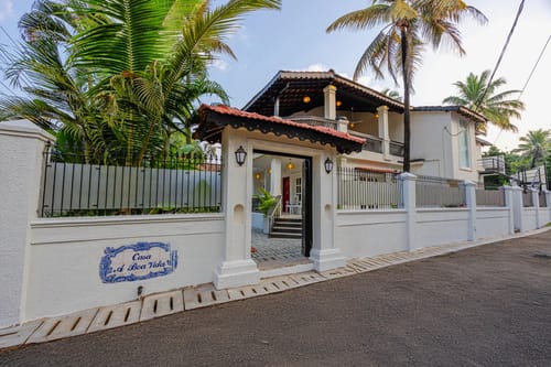 Casa Boa Vida | Luxe 4-BHK Villa Near Candolim Beach With Private Pool, Terrace & Bar – 4 bedroom villa in North Goa, Goa