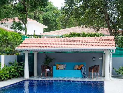 BluDoor | Exquisite Pet-friendly 5-BHK Villa With Private Pool, Lift & Entertainment Lounge Near Vagator Beach – 5 bedroom villa in North Goa, Goa