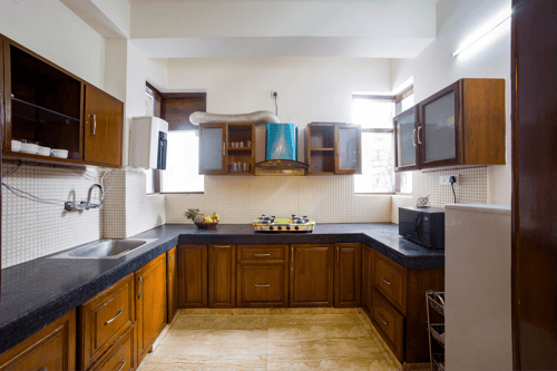 Kasauli Woods Cottage | Hillside 3-BHK Retreat With Outdoor Lounge, Balcony & Scenic Views – 3 bedroom villa in Kasauli, Himachal Pradesh