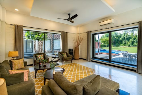 The Brick house w/ Outdoor Pool – 4 bedroom villa in Delhi-ncr, Delhi