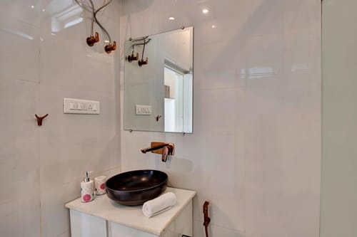 Idyllic Farmhouse - A Glasshouse w/ Outdoor Pool – 3 bedroom villa in Delhi-ncr, Haryana