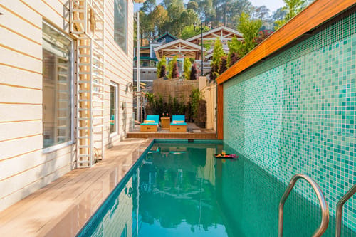 The Royce Orchid | Pet-friendly 4-BHK Hilltop Villa With Jacuzzi, Steam Room, Private Pool & 360° Hill Views – 4 bedroom villa in Kasauli, Himachal Pradesh