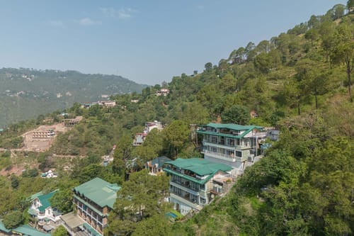 Chapter 7 @ The Ever House W/ Jacuzzi & Pvt Outdoor Pool – 2 bedroom villa in Kasauli, Himachal Pradesh