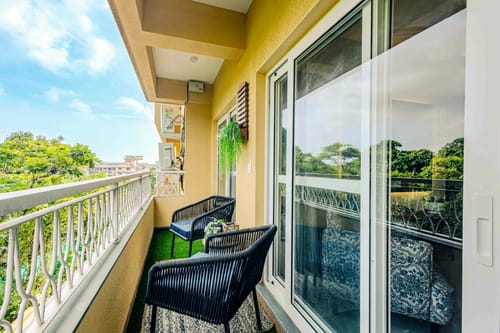 Veera Marina | Charming 3-BHK Apt Near Candolim Beach With Common Pools & Lift