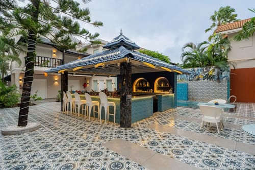 Emperor Ozran | 2-BHK Retreat With Balconies, Restaurant & Bar