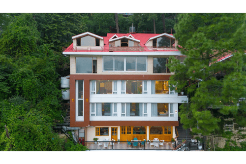 Evaara Woods Breeze | 3-BHK Retreat With Common Garden & Sitting Area