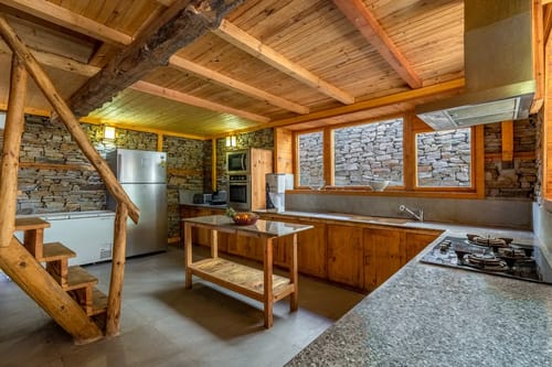 Silvana | Pet-friendly 3-Bedroom Retreat With Attic, Sauna & Garden Near Haku Temple