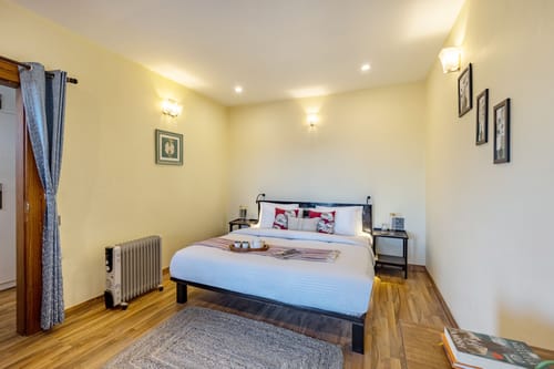 Silverstone | Hillside 6-BHK Getaway With Garden, Gaming Zone & Lounge Area