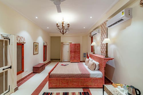 Khohar Haveli - Gurgaon W/ Breakfast Included