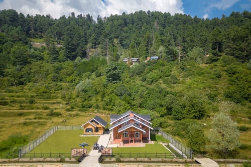 Suroor w/ Central Heating - Tangmarg