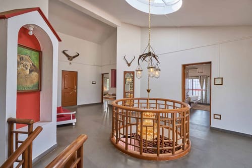 Cliffhanger Solitude - Gaganbawada