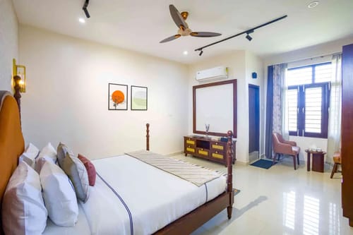 Esh Cottages Willow | Hillside 1-room Retreat With Lush Garden, Common Pool & Restaurant