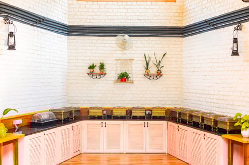 Granny’s Den | 1- Pet-friendly Suite With Jacuzzi, Shared Pool, Restaurant & Gazebo by the River