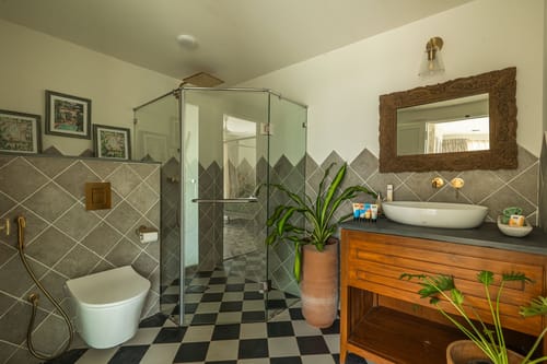 Moonstone Villa w/ Pool & Rooftop Jacuzzi