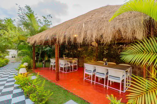 Gracias Seaora | Pet-friendly Retreat With Bathtub, Common Pool, & Restro, Close to Ashwem Beach