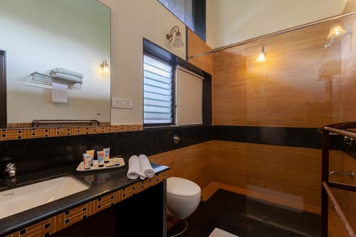 Mountain's Edge w/ Valley Views