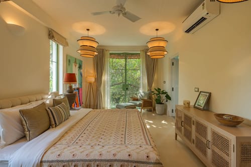 Moonstone Villa w/ Pool & Rooftop Jacuzzi